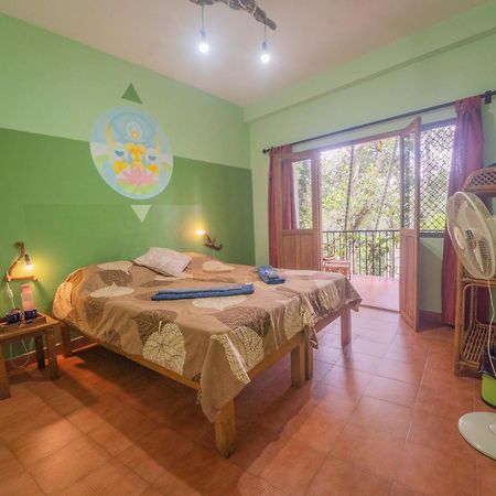 Chrissie'S Hotel Теккади Экстерьер фото