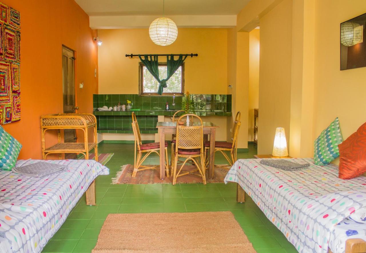 Chrissie'S Hotel Теккади Экстерьер фото