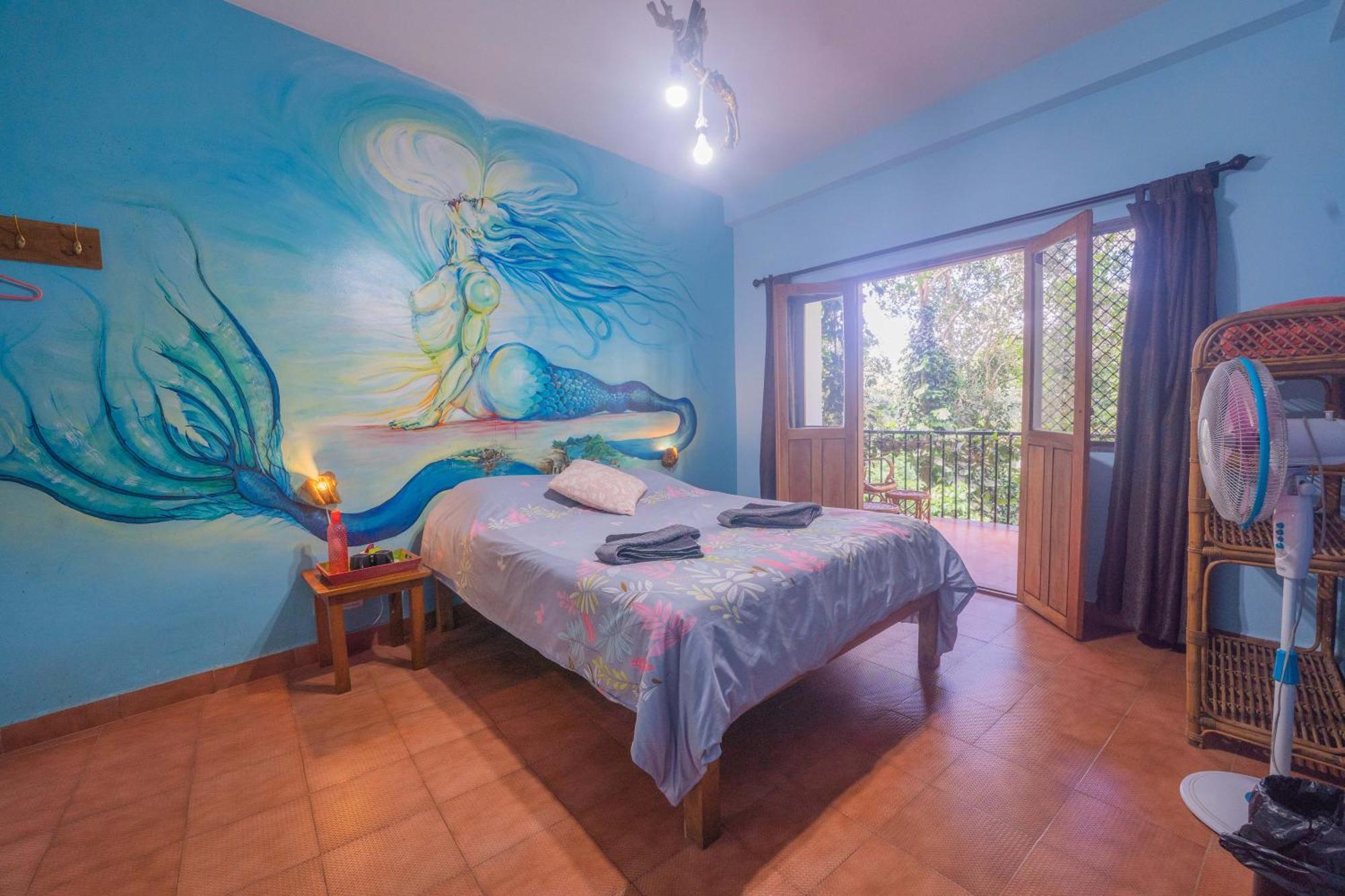 Chrissie'S Hotel Теккади Экстерьер фото