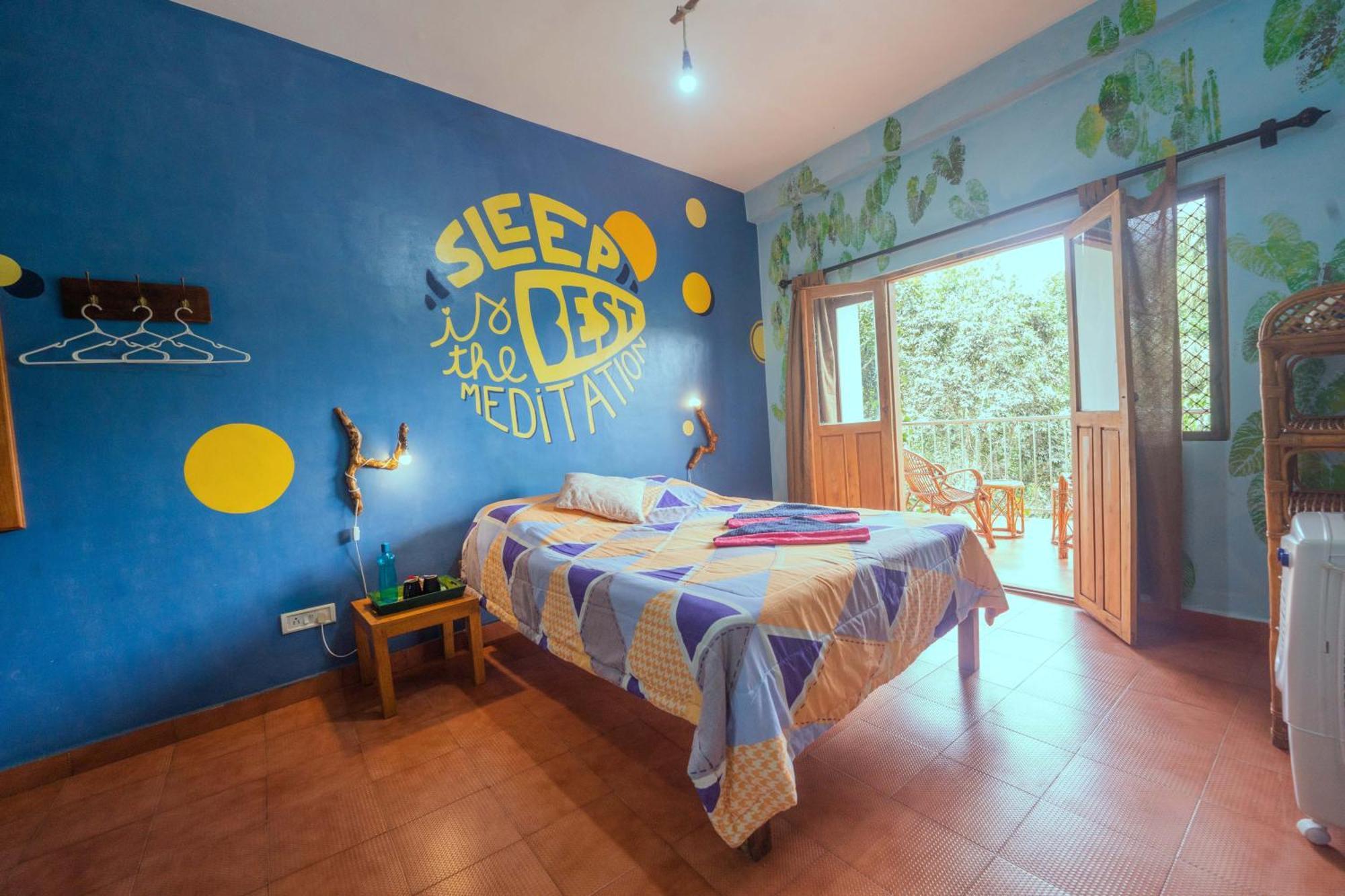 Chrissie'S Hotel Теккади Экстерьер фото