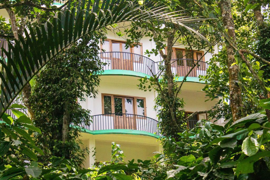 Chrissie'S Hotel Теккади Экстерьер фото