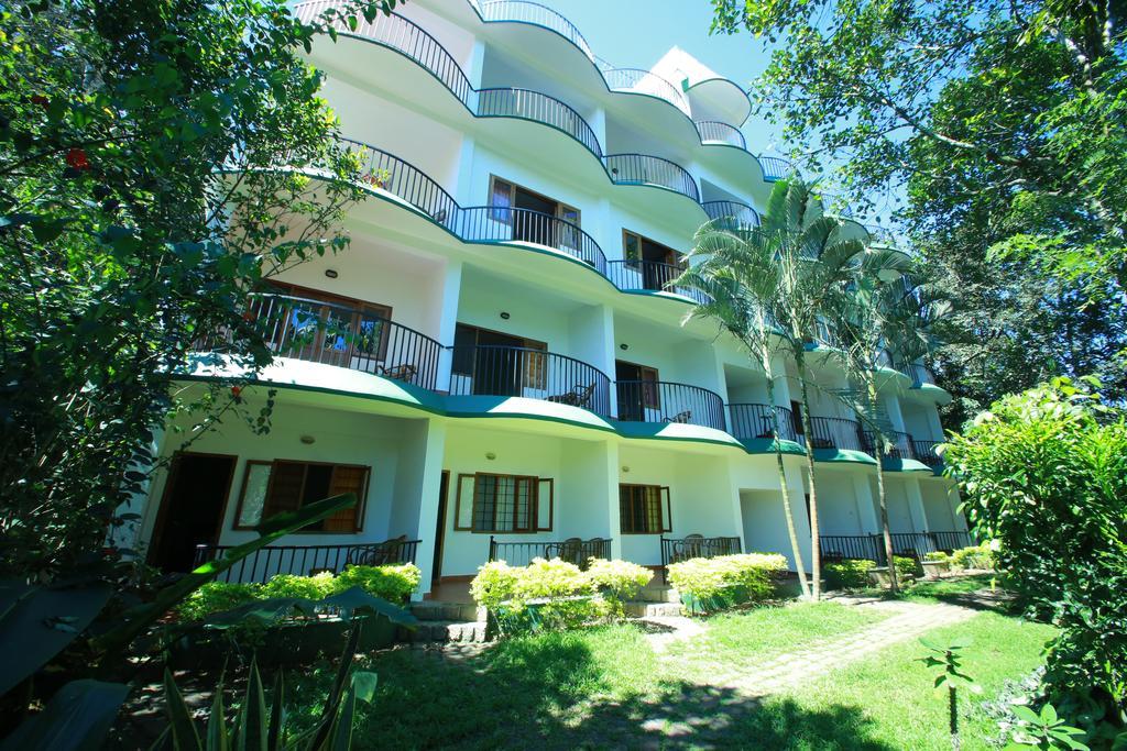 Chrissie'S Hotel Теккади Экстерьер фото
